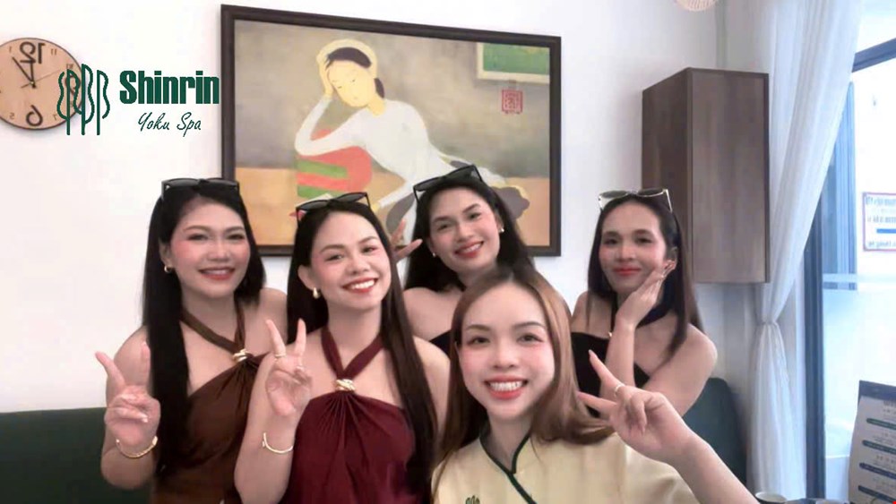 🌸 A Gentle Morning – When Peace Begins with the Smallest Things 🌸