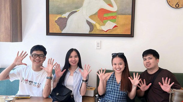 A Quiet Moment After Work — When the Body Truly Lets Go